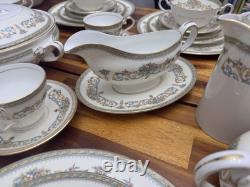 102pc Aynsley Henley Fine Bone China Set, 12 Place Settings, England, Pristine