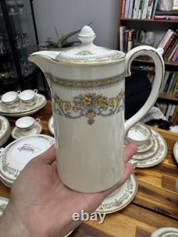 102pc Aynsley Henley Fine Bone China Set, 12 Place Settings, England, Pristine 102pc Aynsley Henley Fine Bone China Set, 12 Place Settings, England, Pristine
