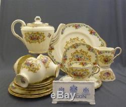 16 Piece PARAGON England Bone China Minuet Pattern Tea Set Service for 4 Tea Pot