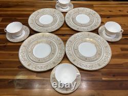16pc Royal Doulton Sovereign H4973 English Fine Bone China 4 Place Set Gold EUC