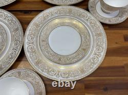 16pc Royal Doulton Sovereign H4973 English Fine Bone China 4 Place Set Gold EUC