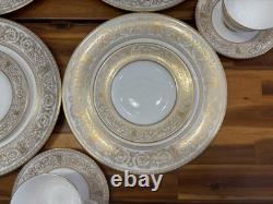 16pc Royal Doulton Sovereign H4973 English Fine Bone China 4 Place Set Gold EUC