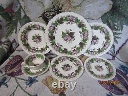 1955 Wedgwood China/ Gratewood Shell Edge Dinnerware/86 pc set for 12- BEST COND