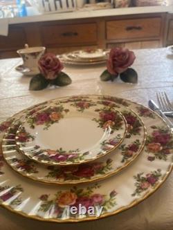 1962 Royal Albert 48 piece old country roses dinner set