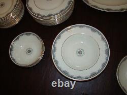 1986 ROYAL DOULTON H5121 ALBANY Ivory Bone China Dinnerware Set for 12 73 pc