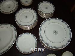 1986 ROYAL DOULTON H5121 ALBANY Ivory Bone China Dinnerware Set for 12 73 pc