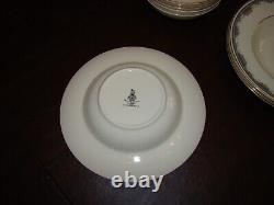 1986 ROYAL DOULTON H5121 ALBANY Ivory Bone China Dinnerware Set for 12 73 pc