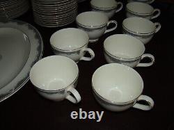 1986 ROYAL DOULTON H5121 ALBANY Ivory Bone China Dinnerware Set for 12 73 pc