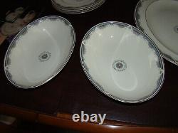 1986 ROYAL DOULTON H5121 ALBANY Ivory Bone China Dinnerware Set for 12 73 pc