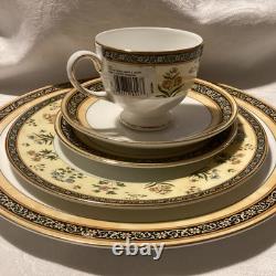 1996 Wedgwood Bone China Made in England India 5 Piece Place Setting Set Of 2