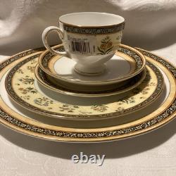 1996 Wedgwood Bone China Made in England India 5 Piece Place Setting Set Of 2