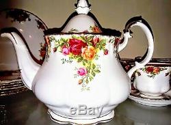 24 Piece Royal Albert China Old Country Roses Tea & Cookie Set