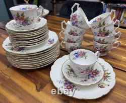 30pc Vtg Aynsley #2383 Fine Bone China Set, Pastel Floral Crocus, Gold Trim, EUC