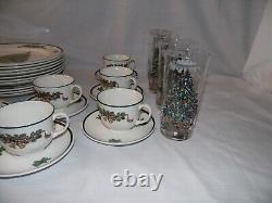 37 Pc. Set Johnson Brothers Bros Victorian Christmas Dinnerware England