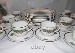 37 Pc. Set Johnson Brothers Bros Victorian Christmas Dinnerware England