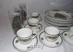 37 Pc. Set Johnson Brothers Bros Victorian Christmas Dinnerware England