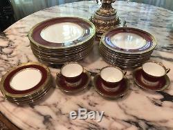 37 Peaces Antique Royal Worcester Diana Bone China England Red Gold Plate Set