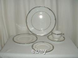 4 5 Piece Place Settings Wedgwood Bone China Amherst Platinum Made in England