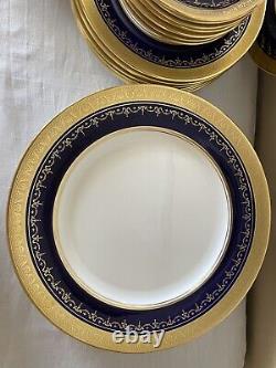 40 pc Aynsley Georgian Cobalt Gold Encrusted Dinner Set 5 pc place setting for 8