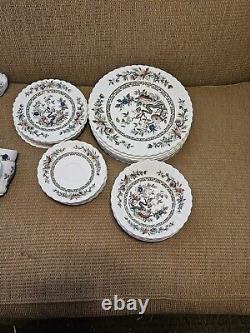 46 Piece Classic White Kashmir J. & G. Meakin England China Set