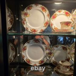 49 piece Royal Albert Old Country Roses Bone China dinnerware set England 1962