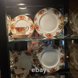 49 piece Royal Albert Old Country Roses Bone China dinnerware set England 1962