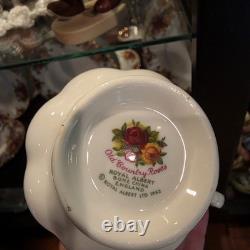 49 piece Royal Albert Old Country Roses Bone China dinnerware set England 1962