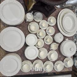 84 PIECE Cream WEDGWOOD QUEENSWARE CHINA. Made In England. Excellent Condition