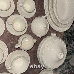 84 PIECE Cream WEDGWOOD QUEENSWARE CHINA. Made In England. Excellent Condition
