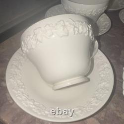 84 PIECE Cream WEDGWOOD QUEENSWARE CHINA. Made In England. Excellent Condition