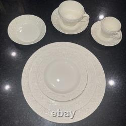 84 PIECE Cream WEDGWOOD QUEENSWARE CHINA. Made In England. Excellent Condition