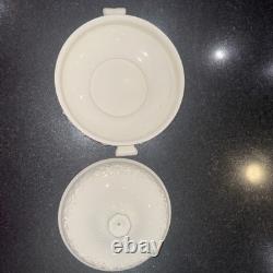 84 PIECE Cream WEDGWOOD QUEENSWARE CHINA. Made In England. Excellent Condition
