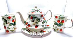 ALPINE STRAWBERRY Fine Bone China 4-Piece Set, Roy Kirkham, Made in England