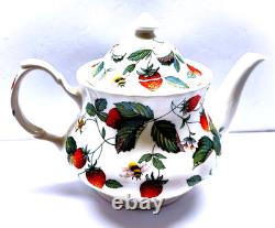 ALPINE STRAWBERRY Fine Bone China 4-Piece Set, Roy Kirkham, Made in England ALPINE STRAWBERRY Fine Bone China 4-Piece Set, Roy Kirkham, Made in England