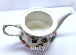 ALPINE STRAWBERRY Fine Bone China 4-Piece Set, Roy Kirkham, Made in England