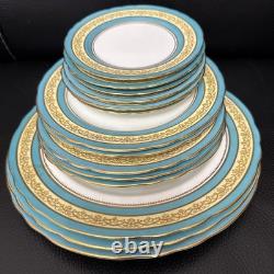 Aynsley Bone China England # 7612 Blue / Gold Set Of 14 Plates Excellent