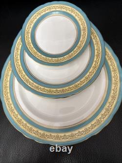 Aynsley Bone China England # 7612 Blue / Gold Set Of 14 Plates Excellent