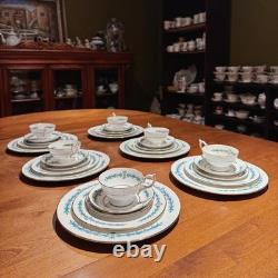 Aynsley Cambridge Bone China 30pc 6 Place Settings 5pc Set Blue Gold Mint