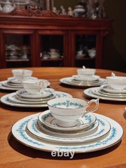 Aynsley Cambridge Bone China 30pc 6 Place Settings 5pc Set Blue Gold Mint