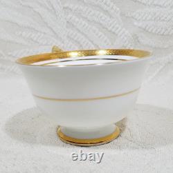 Aynsley Elizabeth 11 Tea Cup Set 7947 Fine English Bone China Gold Trim England
