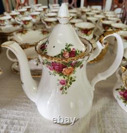 Beautiful HUGE SET Royal Albert Old Country Roses Made In England