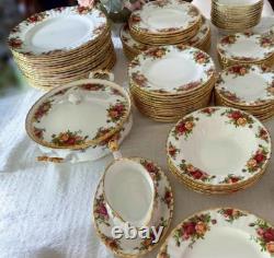 Beautiful HUGE SET Royal Albert Old Country Roses Made In England