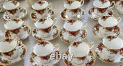 Beautiful HUGE SET Royal Albert Old Country Roses Made In England