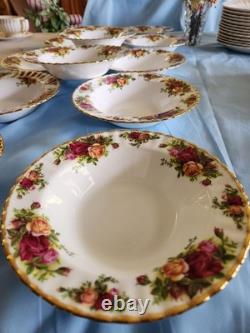Beautiful HUGE SET Royal Albert Old Country Roses Made In England