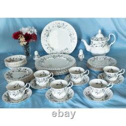Beautiful Royal Albert Brigadoon Dinnerware Settings For 6 Made in England