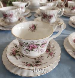 Beautiful Royal Albert Lavender Rose 8 Settings Teaset. Made In England! Mint