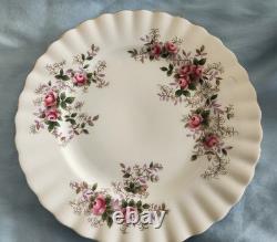 Beautiful Royal Albert Lavender Rose 8 Settings Teaset. Made In England! Mint