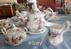 Beautiful Royal Albert Lavender Rose 8 Settings Teaset. Made In England! Mint