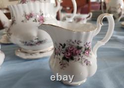 Beautiful Royal Albert Lavender Rose 8 Settings Teaset. Made In England! Mint