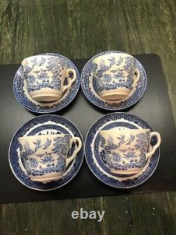 Blue Willow China 20 Peice Set Churchill England 4 Place Settings
